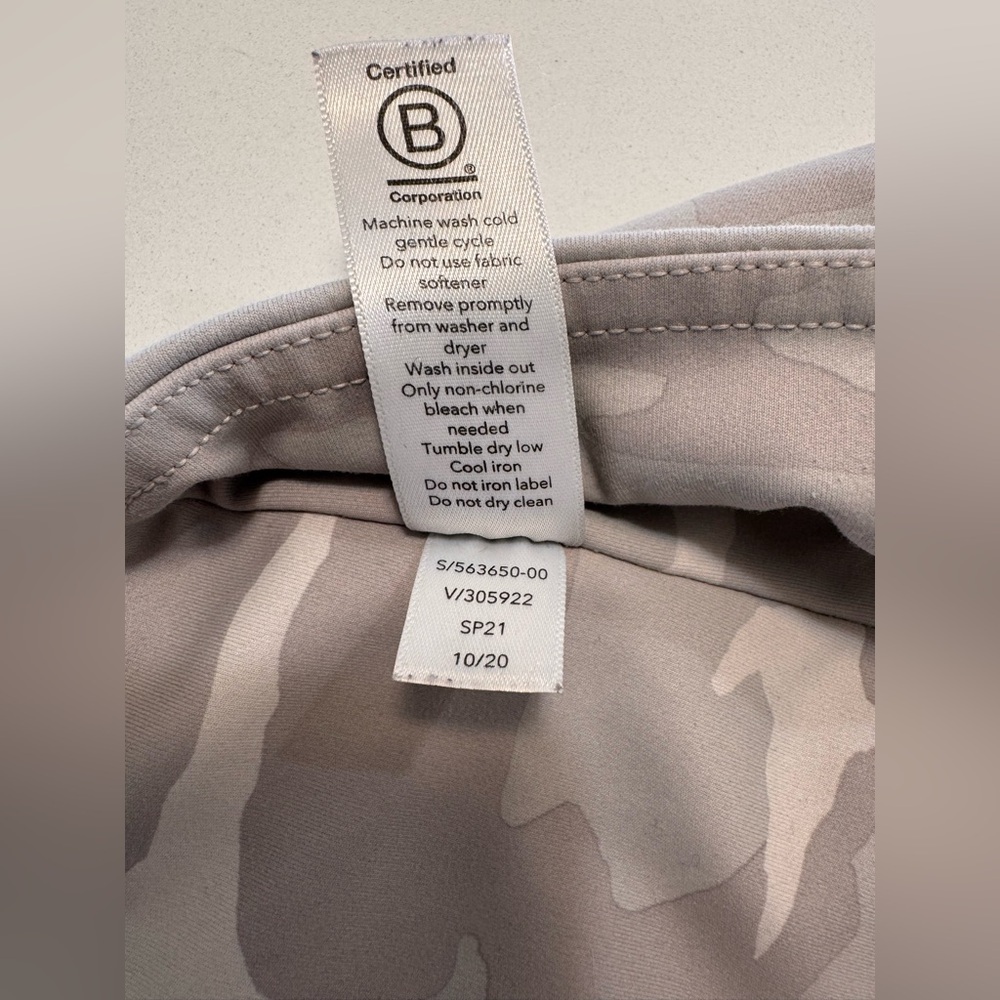 Athleta Elation 7/8 Tight Gray Camo Women's Size Large - Picture 5 of 12